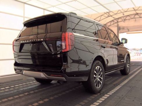 Used 2025 Ford Expedition Platinum AWD/4WD image 10