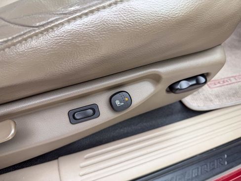 Used 2004 Ford Explorer Sport Trac 4x4 image 17