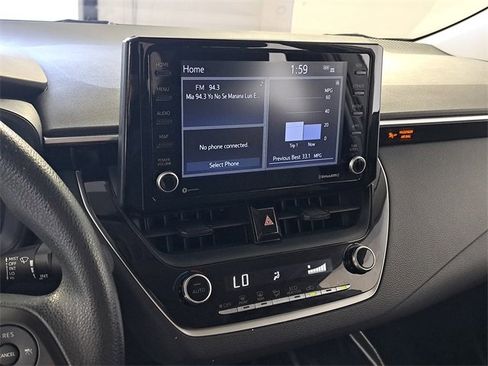 Used 2022 Toyota Corolla LE image 28
