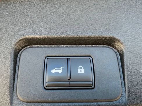 Used 2024 Nissan Rogue SV FWD image 35