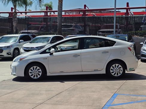 Used 2014 Toyota Prius Prime Advanced FWD image 9