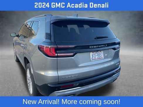 Used 2024 GMC Acadia Denali image 2