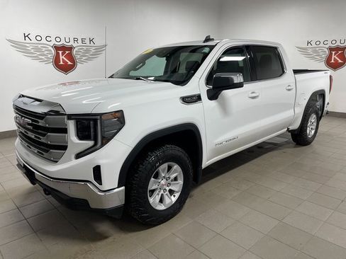 Used 2023 GMC Sierra 1500 SLE image 3