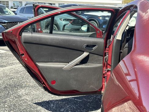 Used 2009 Pontiac G6 Sedan image 25