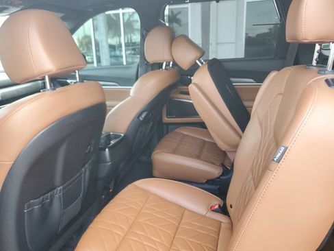 Certified 2024 Kia Telluride SX Prestige X-Line AWD/4WD image 10