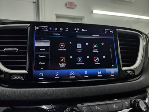 Used 2024 Chrysler Pacifica Touring-L image 49