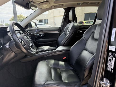 Used 2018 Volvo XC90 T6 Momentum w/ Convenience Package AWD/4WD image 25