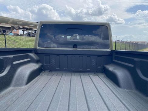 New 2026 Jeep Gladiator Rubicon w/ Steel Power Dome Hood Package AWD/4WD image 8