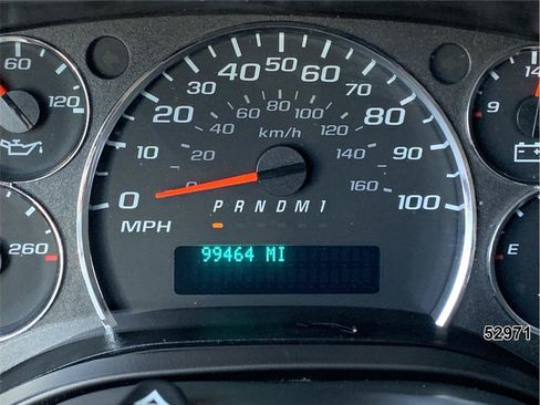Used 2021 GMC Savana 3500 w/ Power Convenience Package RWD image 30