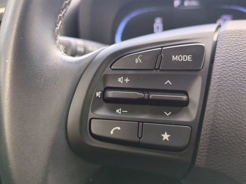 Used 2024 Hyundai Venue SEL FWD image 23