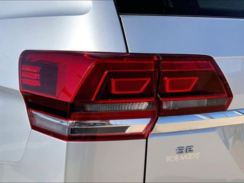 Used 2018 Volkswagen Atlas SE w/ R-Line Package AWD/4WD image 28