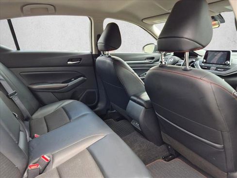Used 2024 Nissan Altima 2.5 SR FWD image 19