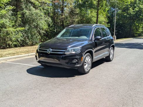 Used 2013 Volkswagen Tiguan SE FWD image 1