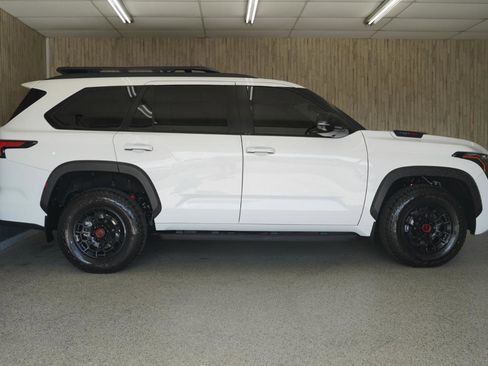Used 2025 Toyota Sequoia TRD Pro AWD/4WD image 5