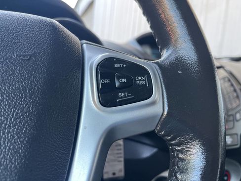 Used 2015 Ford Fiesta SE image 27