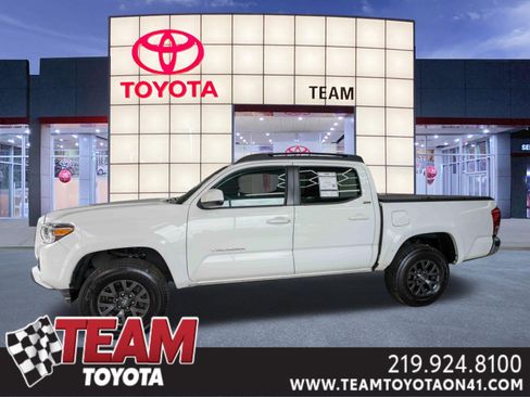 Used 2023 Toyota Tacoma SR5 AWD/4WD image 1