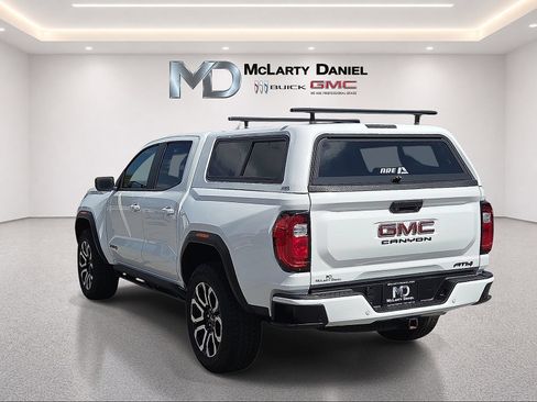 Used 2025 GMC Canyon AT4 w/ Nightfall Edition AWD/4WD image 13