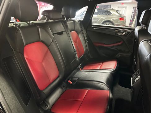 Used 2018 Porsche Macan image 24