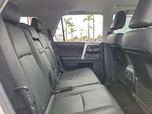 Used 2022 Toyota 4Runner Limited AWD/4WD image 15