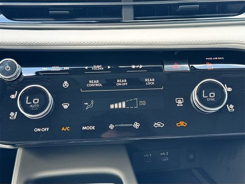 Used 2026 INFINITI QX60 Luxe w/ Cargo Package image 17