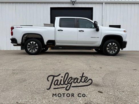 Used 2022 Chevrolet Silverado 2500 Custom w/ Custom Value Package image 1