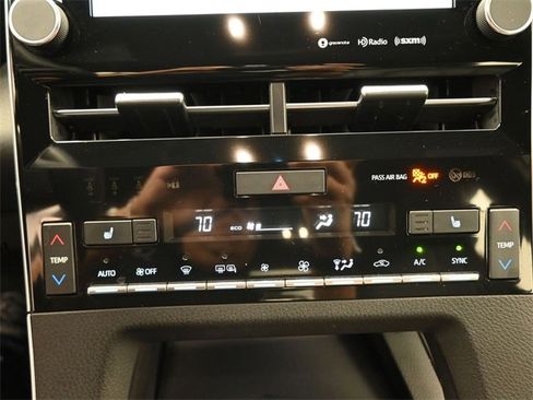 Used 2021 Toyota Avalon XLE w/ Carpet Mat Package (TMS) image 6