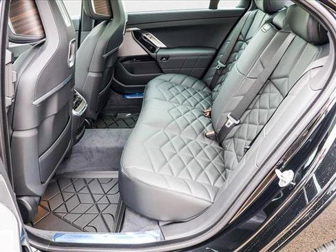 Used 2025 BMW 740i xDrive image 20