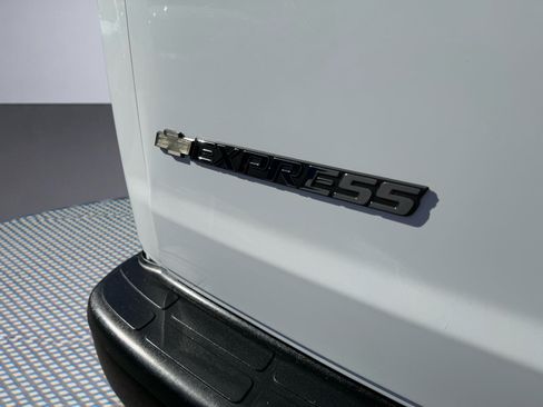 Used 2019 Chevrolet Express 2500 LS RWD image 6