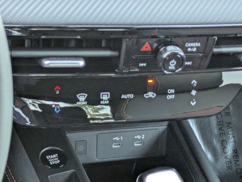 New 2026 Nissan Kicks SR image 17