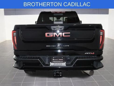 Used 2024 GMC Sierra 2500 AT4 w/ AT4 Premium Plus Package AWD/4WD image 4