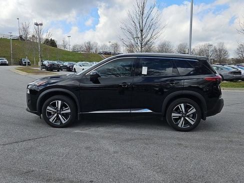 Used 2023 Nissan Rogue SL image 3