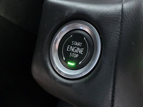 Used 2022 Chevrolet Suburban Premier image 21