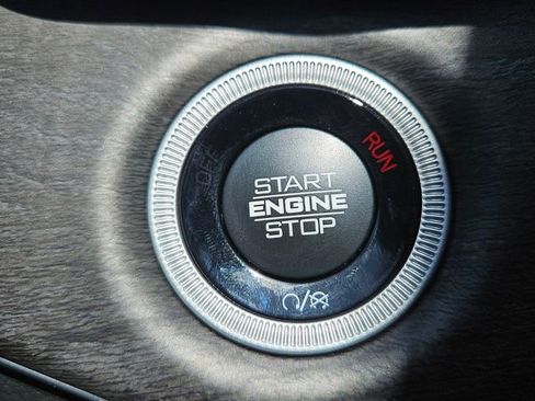 New 2025 Jeep Grand Cherokee Limited w/ Luxury Tech Group II image 11