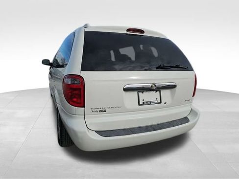 Used 2003 Chrysler Town & Country Limited image 15