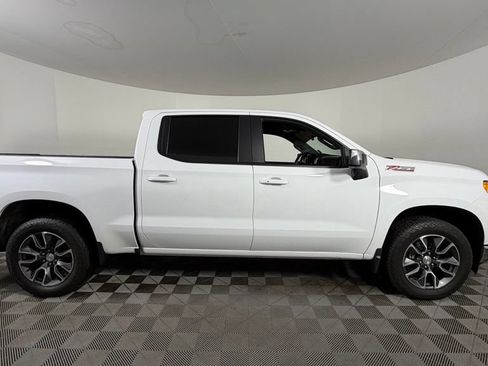Used 2024 Chevrolet Silverado 1500 LT AWD/4WD image 10