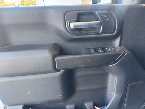 Used 2021 Chevrolet Silverado 2500 Custom w/ Custom Value Package image 10