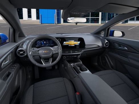 New 2026 Chevrolet Equinox EV LT image 16