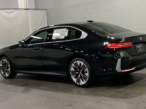 Used 2026 BMW 530i w/ Premium Package RWD image 6