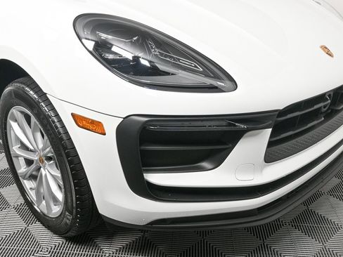 Certified 2025 Porsche Macan image 37