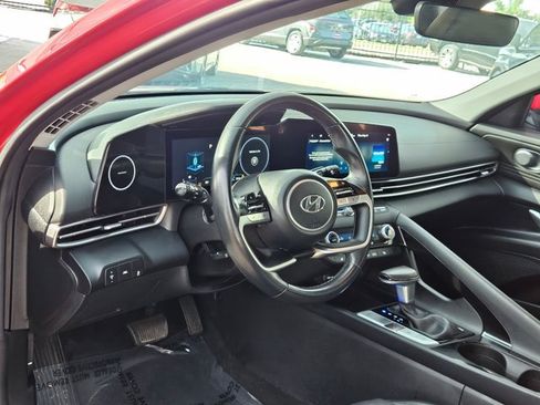 Used 2023 Hyundai Elantra Limited FWD image 9