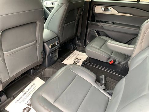 Used 2025 Ford Explorer Active w/ Active Comfort Package AWD/4WD image 14