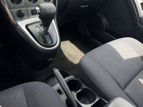Used 2005 Pontiac Vibe w/ Power Group Value Package FWD image 25