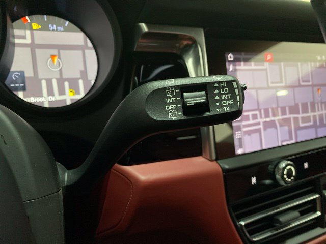 Used 2024 Porsche Macan S AWD/4WD image 43