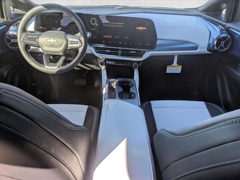 New 2026 Chevrolet Equinox EV LT AWD/4WD image 17