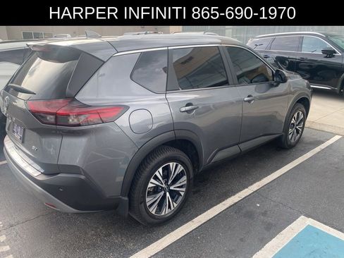 Used 2023 Nissan Rogue SV w/ SV Premium B Package FWD image 3
