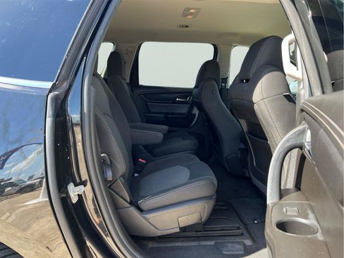 Used 2017 Chevrolet Traverse LT w/ Style and Technology Package FWD image 18