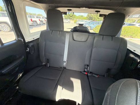 Used 2019 Jeep Wrangler Unlimited Sport S AWD/4WD image 15