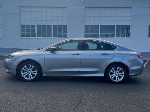 Used 2015 Chrysler 200 Limited image 4