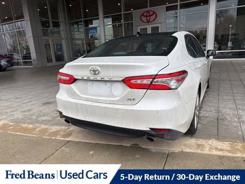Used 2018 Toyota Camry XLE image 6