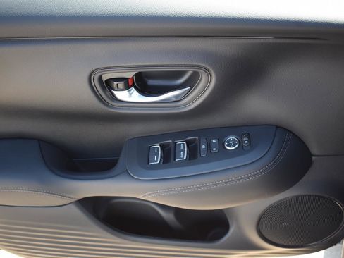 New 2026 Honda HR-V EX-L image 21